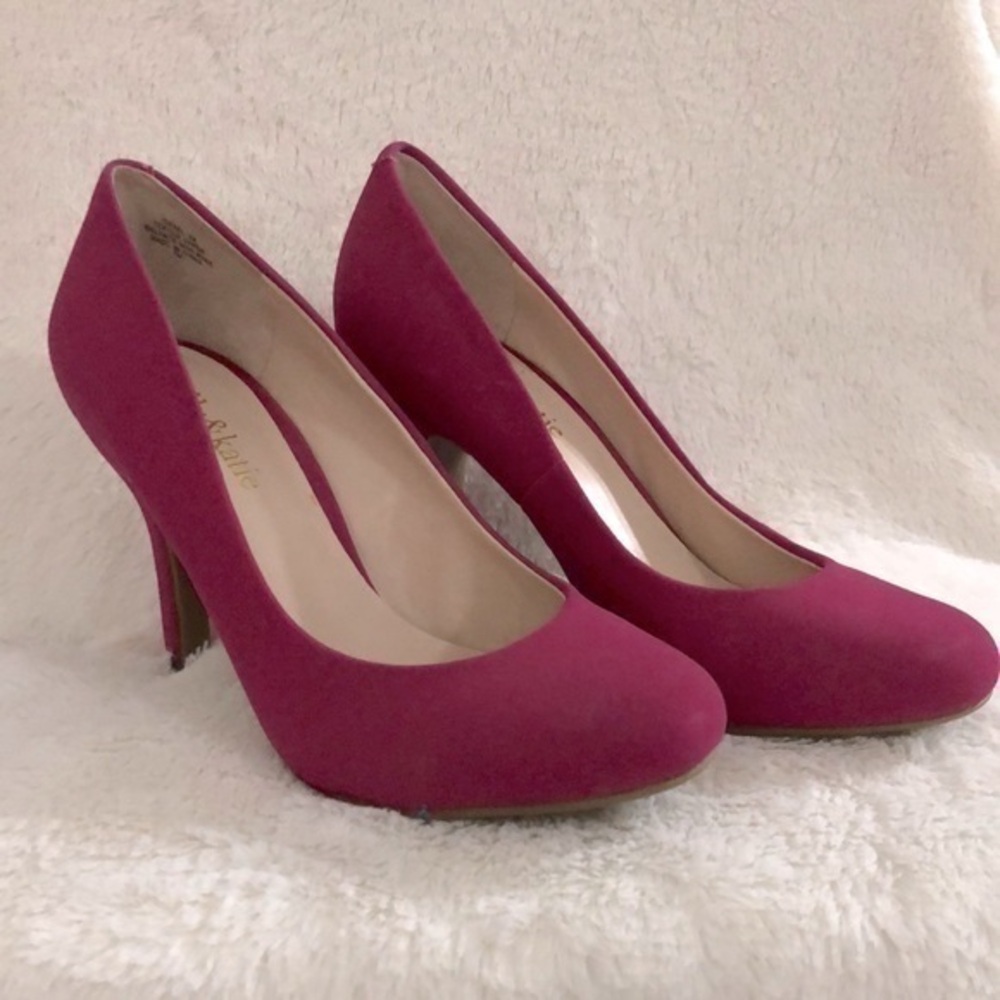 Kelly & Katie • Isabel-Kk • Pink Faux‎ Suede Round Toe Heels
